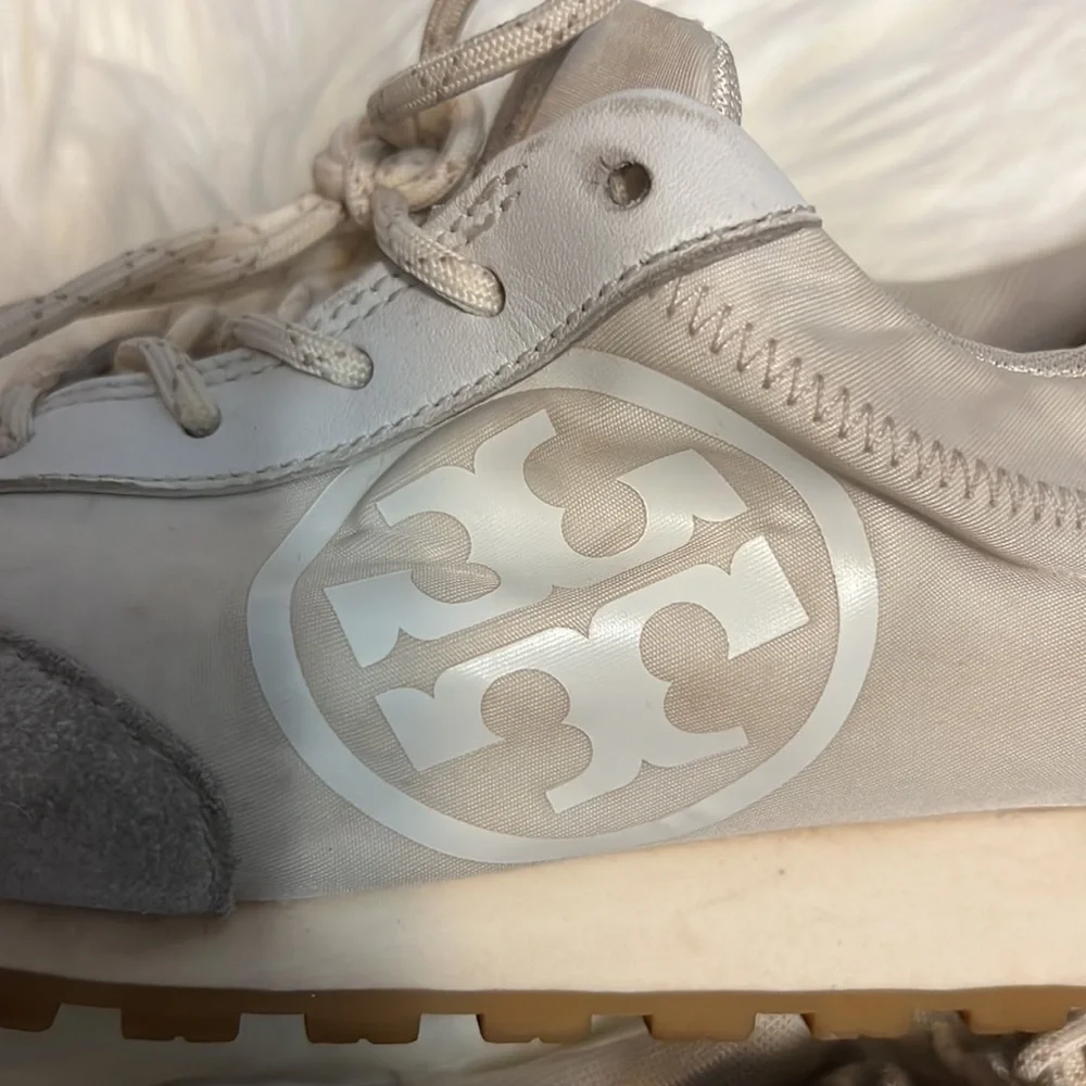 SOLD!! Tory Burch sneakers - Picture 7 of 12